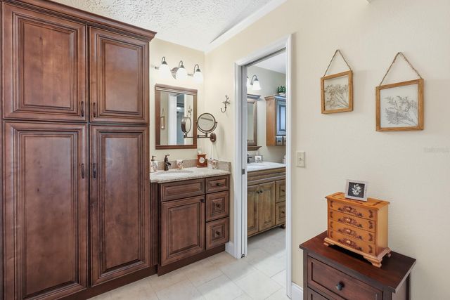 407 GLEN ABBEY LANE, Debary, FL 32713