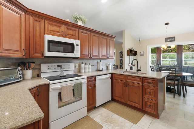 407 GLEN ABBEY LANE, Debary, FL 32713