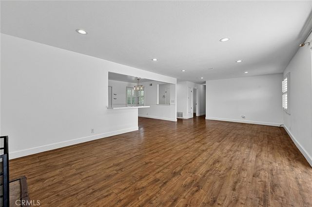 5972 Meadowlark Drive, Huntington Beach, CA 92649