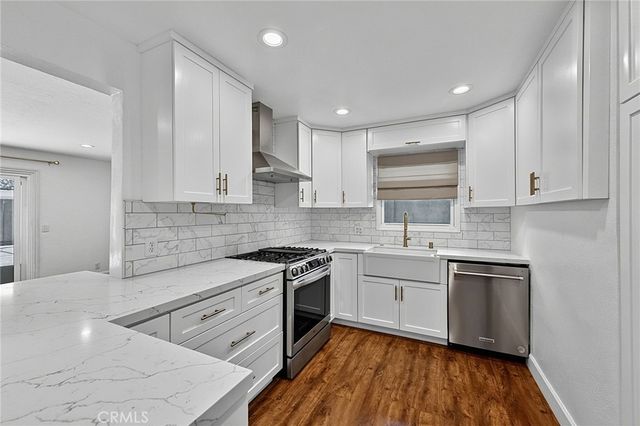 5972 Meadowlark Drive, Huntington Beach, CA 92649