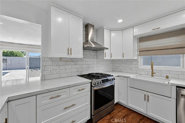 5972 Meadowlark Drive, Huntington Beach, CA 92649