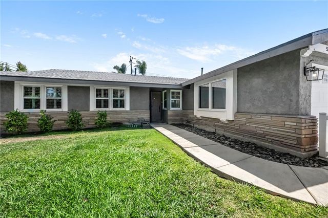 5972 Meadowlark Drive, Huntington Beach, CA 92649