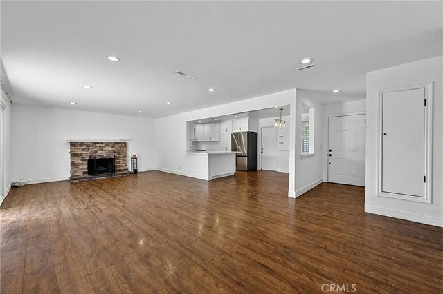 5972 Meadowlark Drive, Huntington Beach, CA 92649