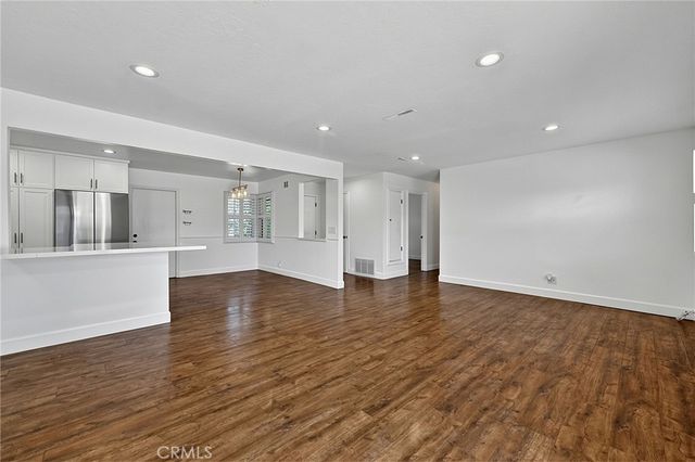 5972 Meadowlark Drive, Huntington Beach, CA 92649