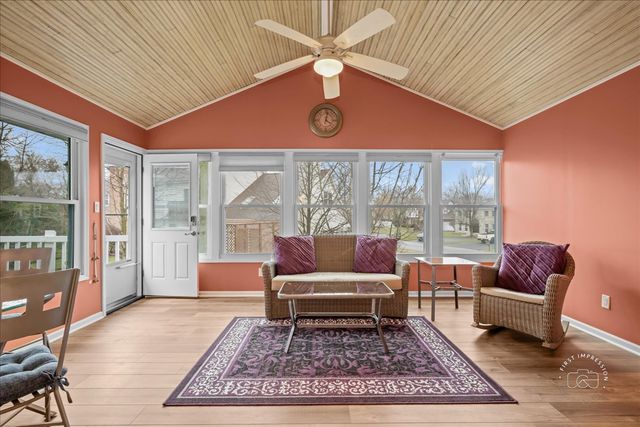 701 Viking Drive, Batavia, IL 60510