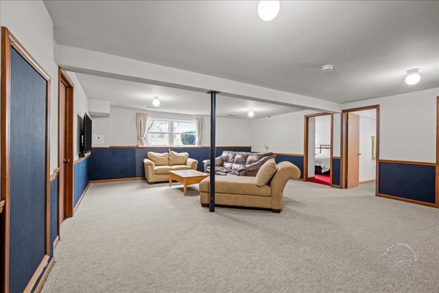 701 Viking Drive, Batavia, IL 60510