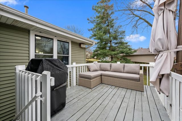701 Viking Drive, Batavia, IL 60510