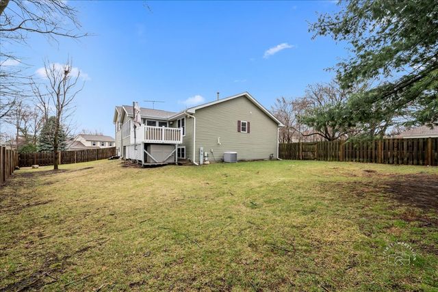 701 Viking Drive, Batavia, IL 60510