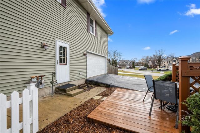 701 Viking Drive, Batavia, IL 60510