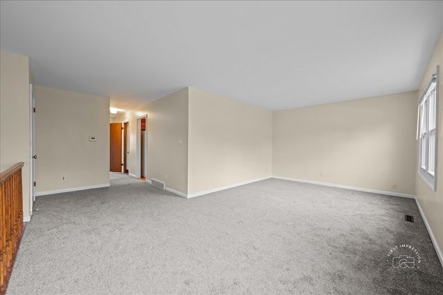 701 Viking Drive, Batavia, IL 60510