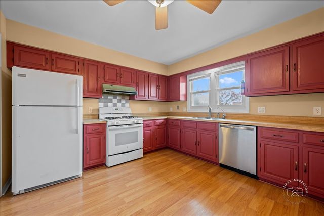 701 Viking Drive, Batavia, IL 60510