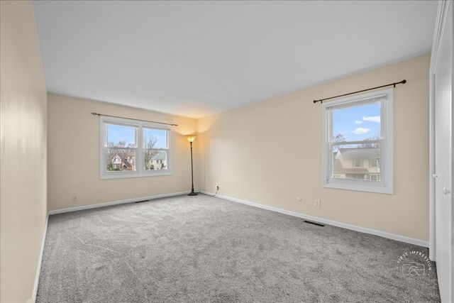 701 Viking Drive, Batavia, IL 60510