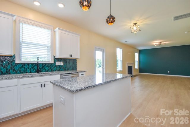 125 Dawn Run Loop, Mooresville, NC 28115