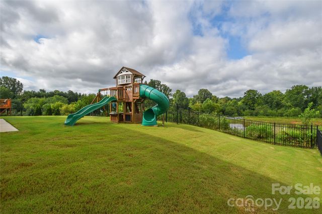 125 Dawn Run Loop, Mooresville, NC 28115