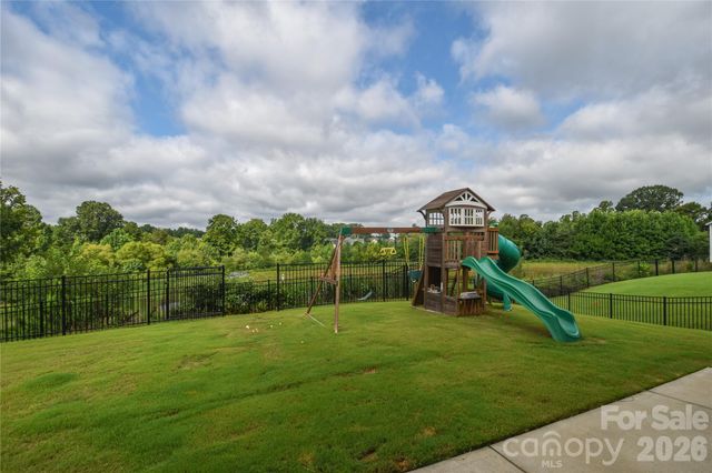 125 Dawn Run Loop, Mooresville, NC 28115