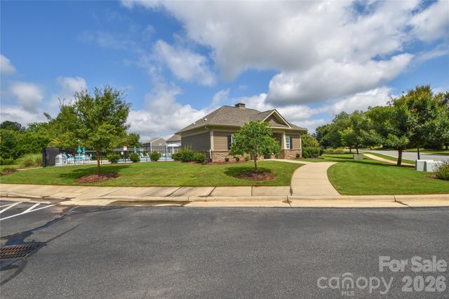 125 Dawn Run Loop, Mooresville, NC 28115