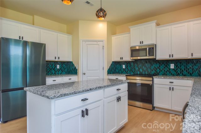 125 Dawn Run Loop, Mooresville, NC 28115