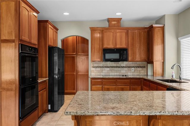 14 Sparrow Hawk, Chico, CA 95928