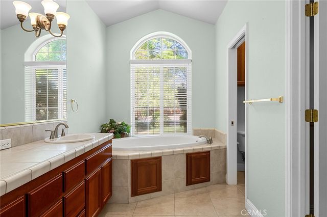 14 Sparrow Hawk, Chico, CA 95928