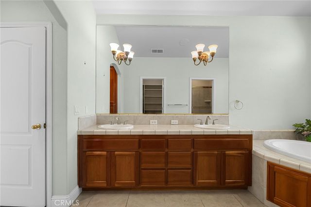 14 Sparrow Hawk, Chico, CA 95928