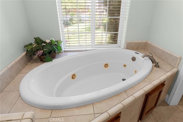 14 Sparrow Hawk, Chico, CA 95928