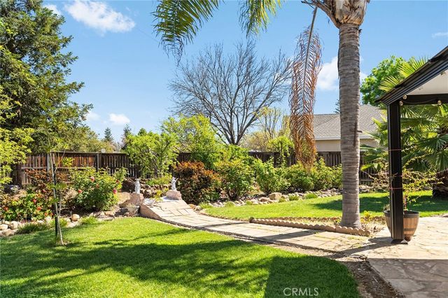 14 Sparrow Hawk, Chico, CA 95928