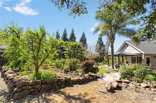 14 Sparrow Hawk, Chico, CA 95928