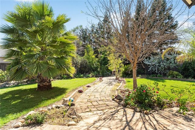 14 Sparrow Hawk, Chico, CA 95928