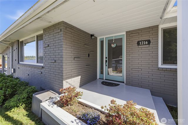 1216 118th Place SE, Everett, WA 98208