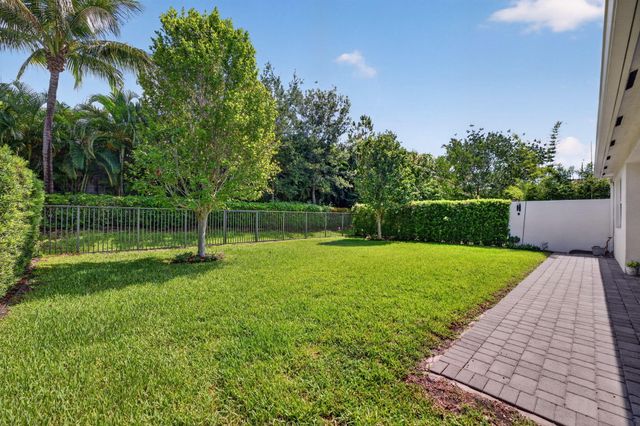 9685 Salty Bay Drive, Delray Beach, FL 33446