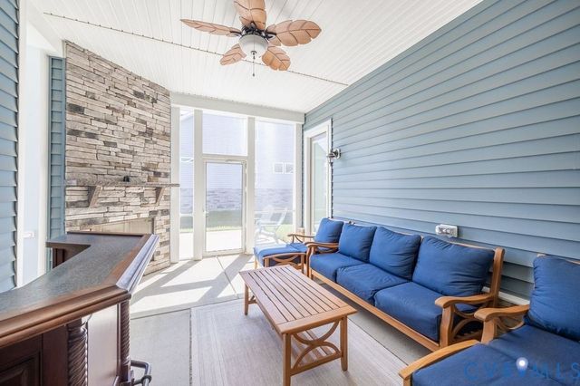 1799 Outrigger Dr, Chester, VA 23836
