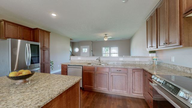 335 Providence Dr, Lebanon, TN 37087
