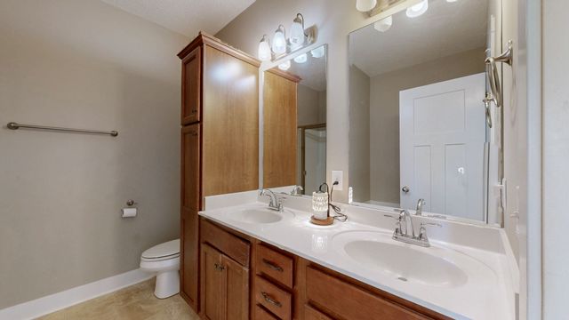 335 Providence Dr, Lebanon, TN 37087