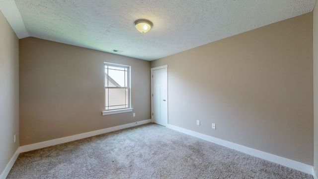 335 Providence Dr, Lebanon, TN 37087
