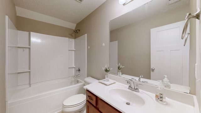 335 Providence Dr, Lebanon, TN 37087