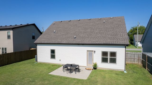335 Providence Dr, Lebanon, TN 37087