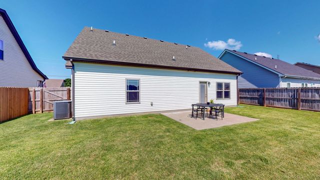 335 Providence Dr, Lebanon, TN 37087