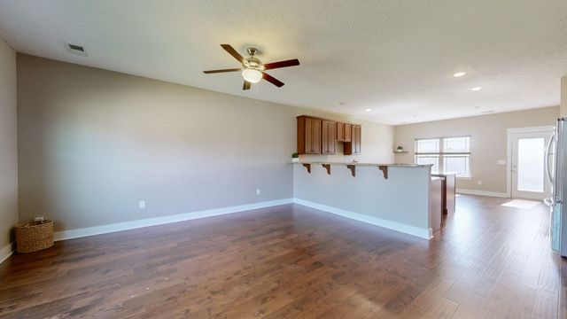 335 Providence Dr, Lebanon, TN 37087