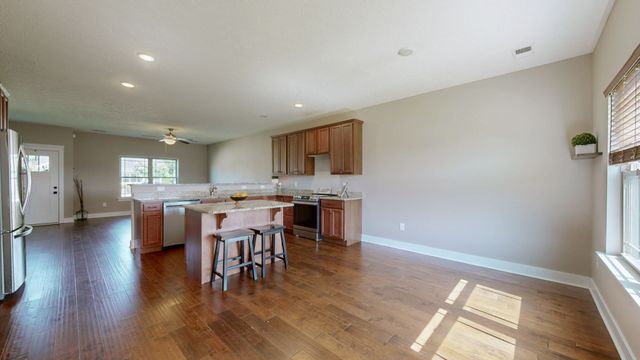 335 Providence Dr, Lebanon, TN 37087