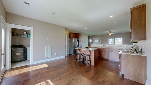 335 Providence Dr, Lebanon, TN 37087