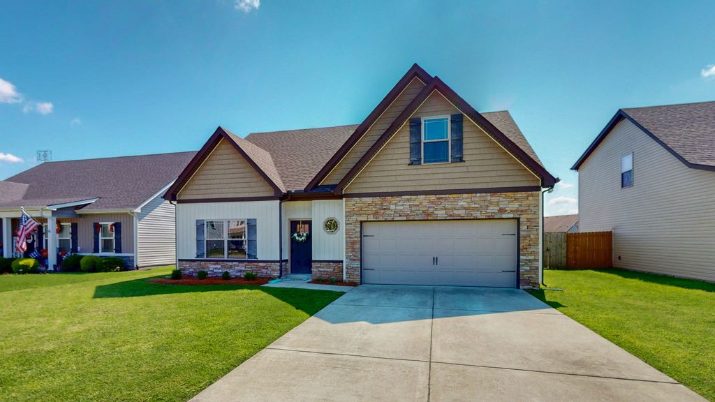 335 Providence Dr, Lebanon, TN 37087