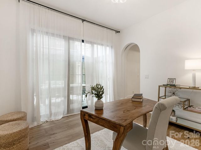 313 Wonderwood Drive, Charlotte, NC 28211