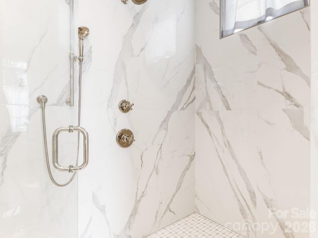 313 Wonderwood Drive, Charlotte, NC 28211