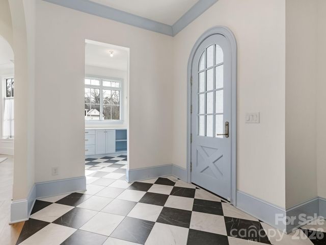 313 Wonderwood Drive, Charlotte, NC 28211