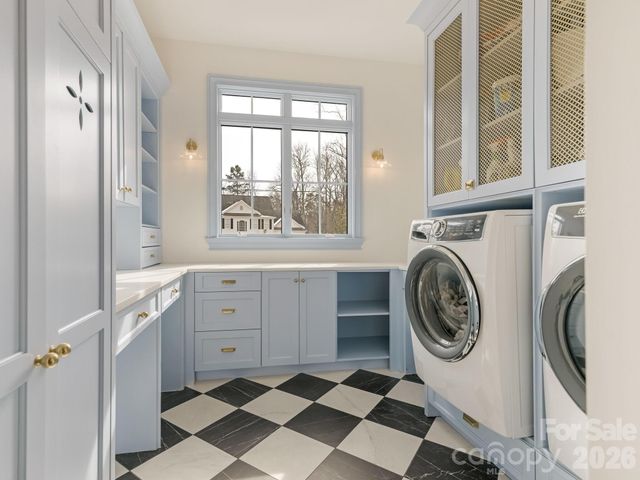 313 Wonderwood Drive, Charlotte, NC 28211