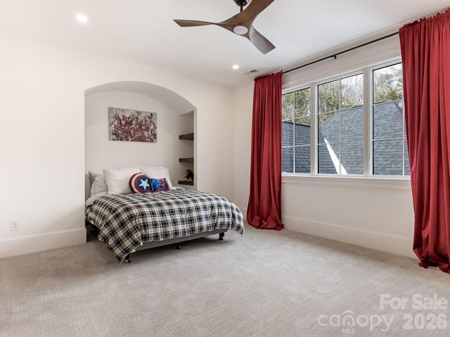 313 Wonderwood Drive, Charlotte, NC 28211