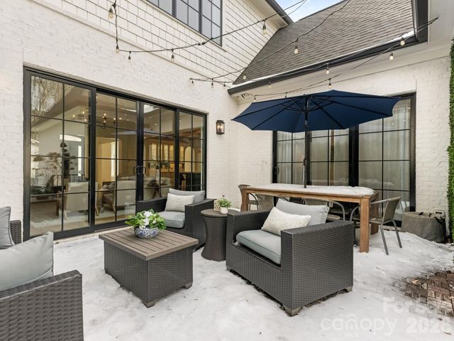 313 Wonderwood Drive, Charlotte, NC 28211