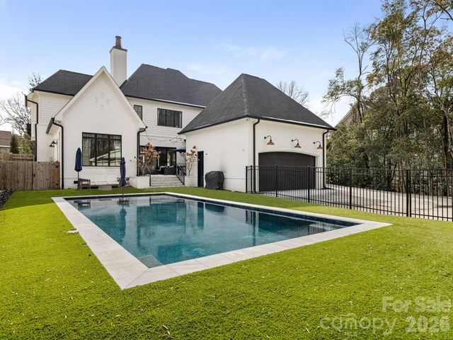 313 Wonderwood Drive, Charlotte, NC 28211