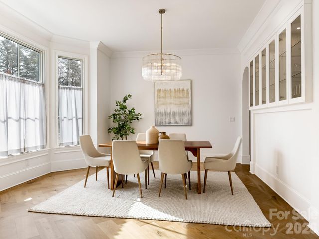 313 Wonderwood Drive, Charlotte, NC 28211