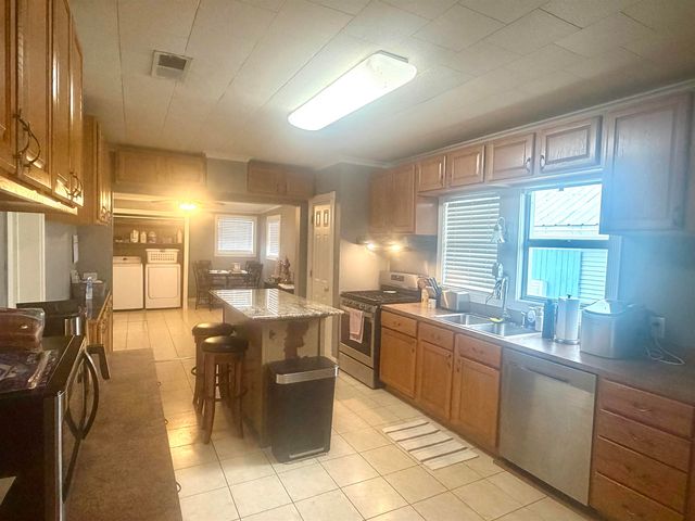 15693 East Main Street, Cut Off, LA 70345
